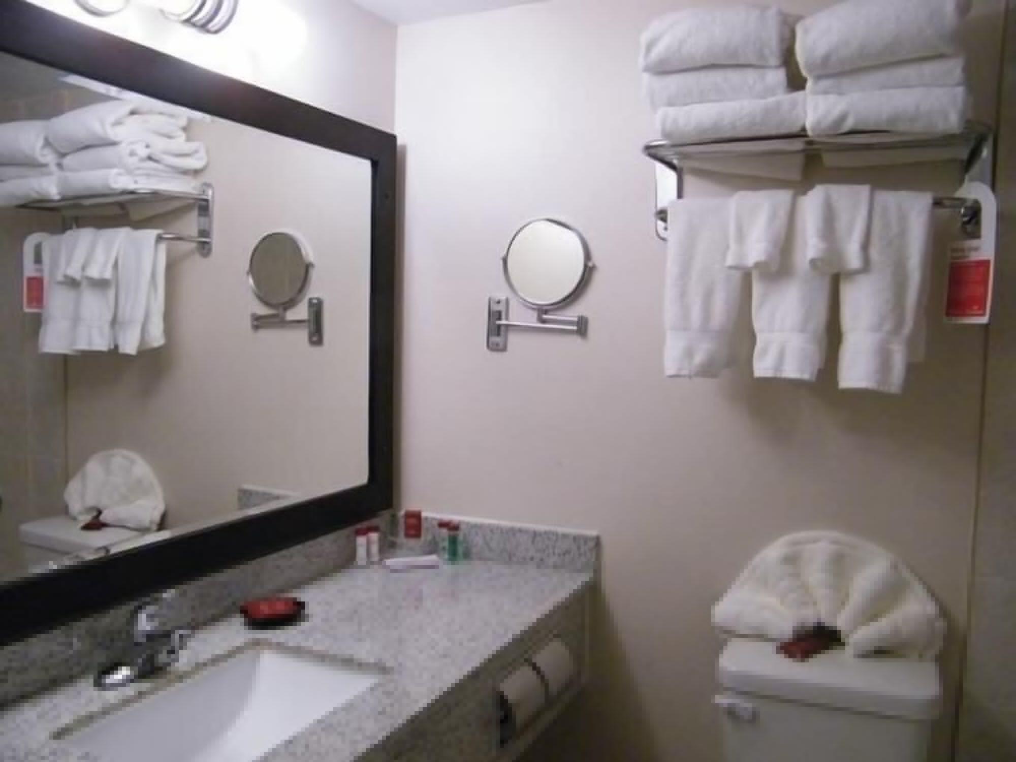 Ramada By Wyndham Edmonton South Hotell Eksteriør bilde