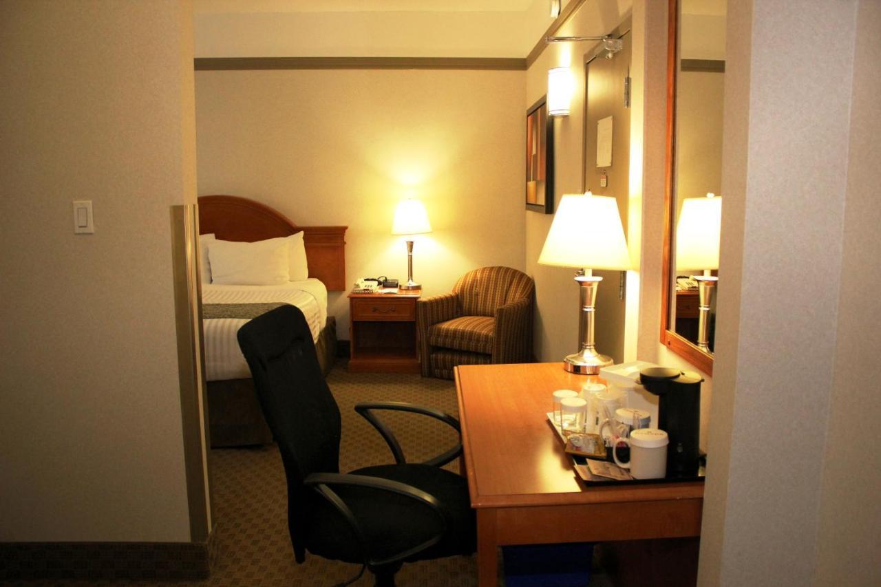 Ramada By Wyndham Edmonton South Hotell Eksteriør bilde