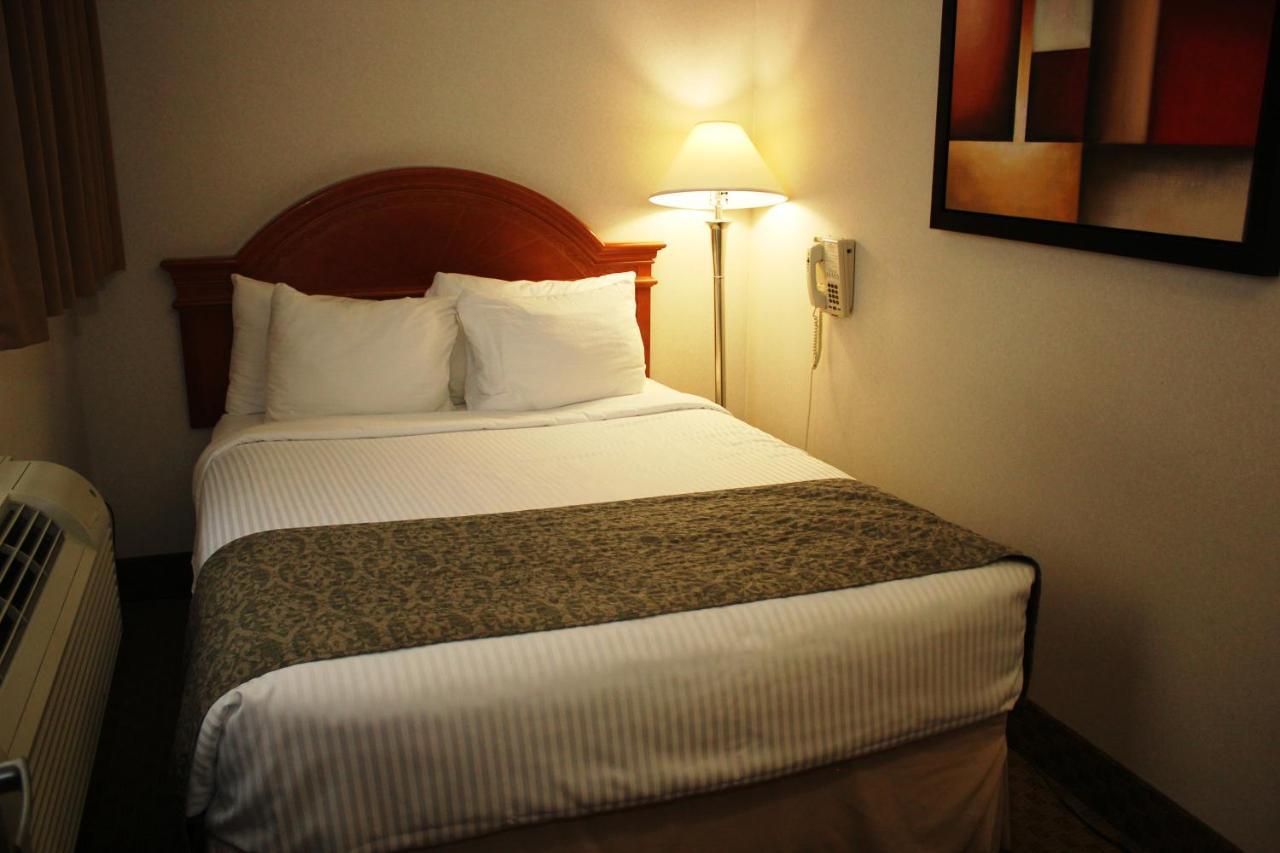 Ramada By Wyndham Edmonton South Hotell Eksteriør bilde