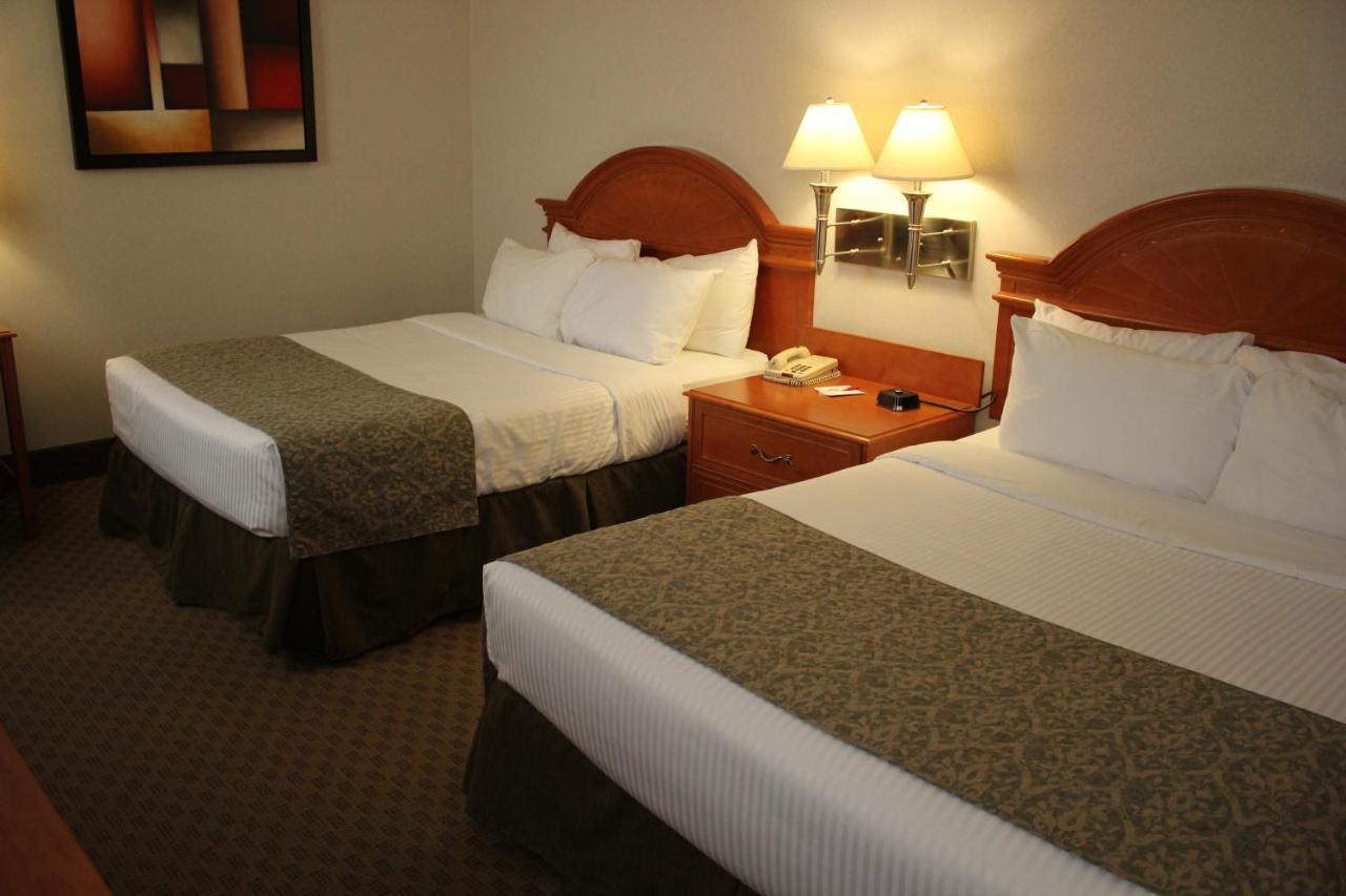 Ramada By Wyndham Edmonton South Hotell Eksteriør bilde